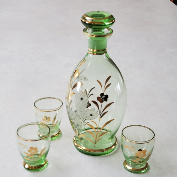 Delicate Glass Decanter with 3 Glasses. Handpainted Butterfly, Dragonfly, Gold - Picture 11 of 13